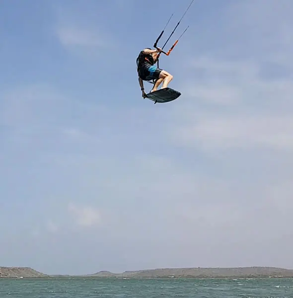 Advanced kiteboarding jump during JBay Kiteboarding Curacao lessons in St. Joris Bay